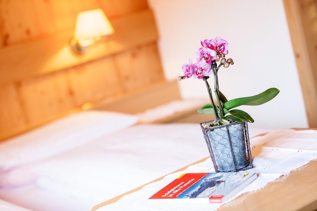 Gasthof Tuscherhof Braies  Rom bilde
